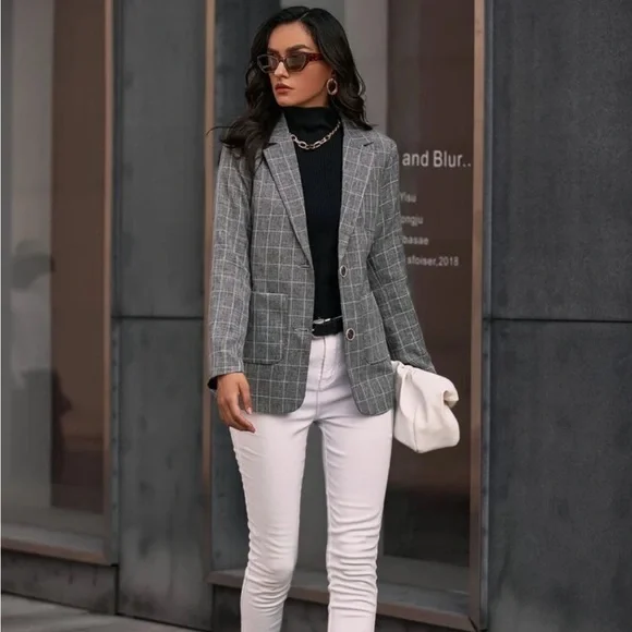 •SOLD•Gray Plaid Blazer - Picture 4 of 4